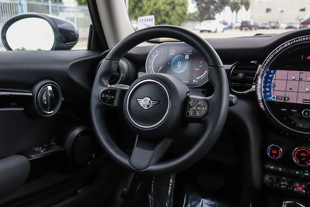 Used 2024 MINI Cooper 2-Door Hardtop FWD image 26
