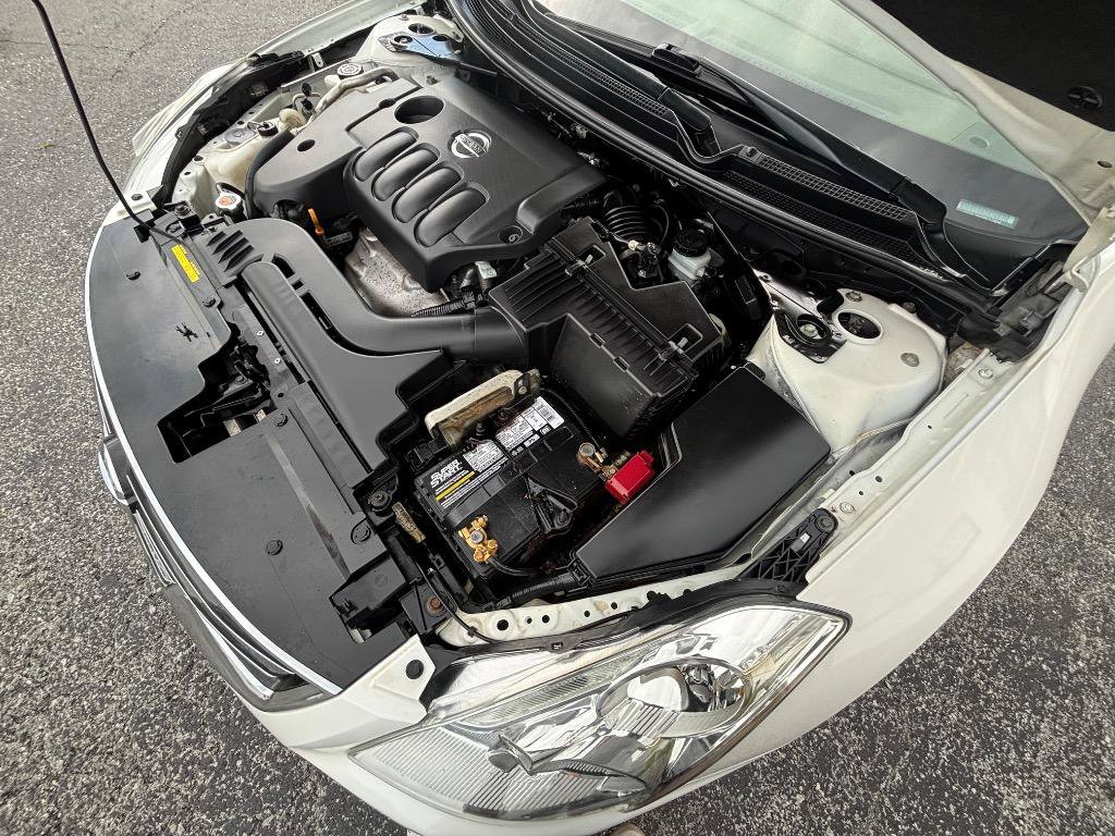 Used 2011 Nissan Altima 2.5 SL w/ 2.5SL Pkg FWD image 40