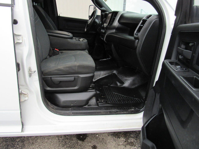 Used 2022 RAM 3500 Tradesman w/ Chrome Appearance Group AWD/4WD image 13