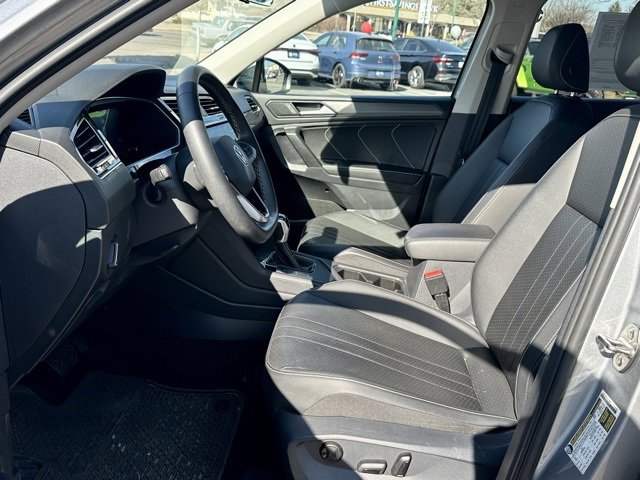Used 2023 Volkswagen Tiguan SE image 12