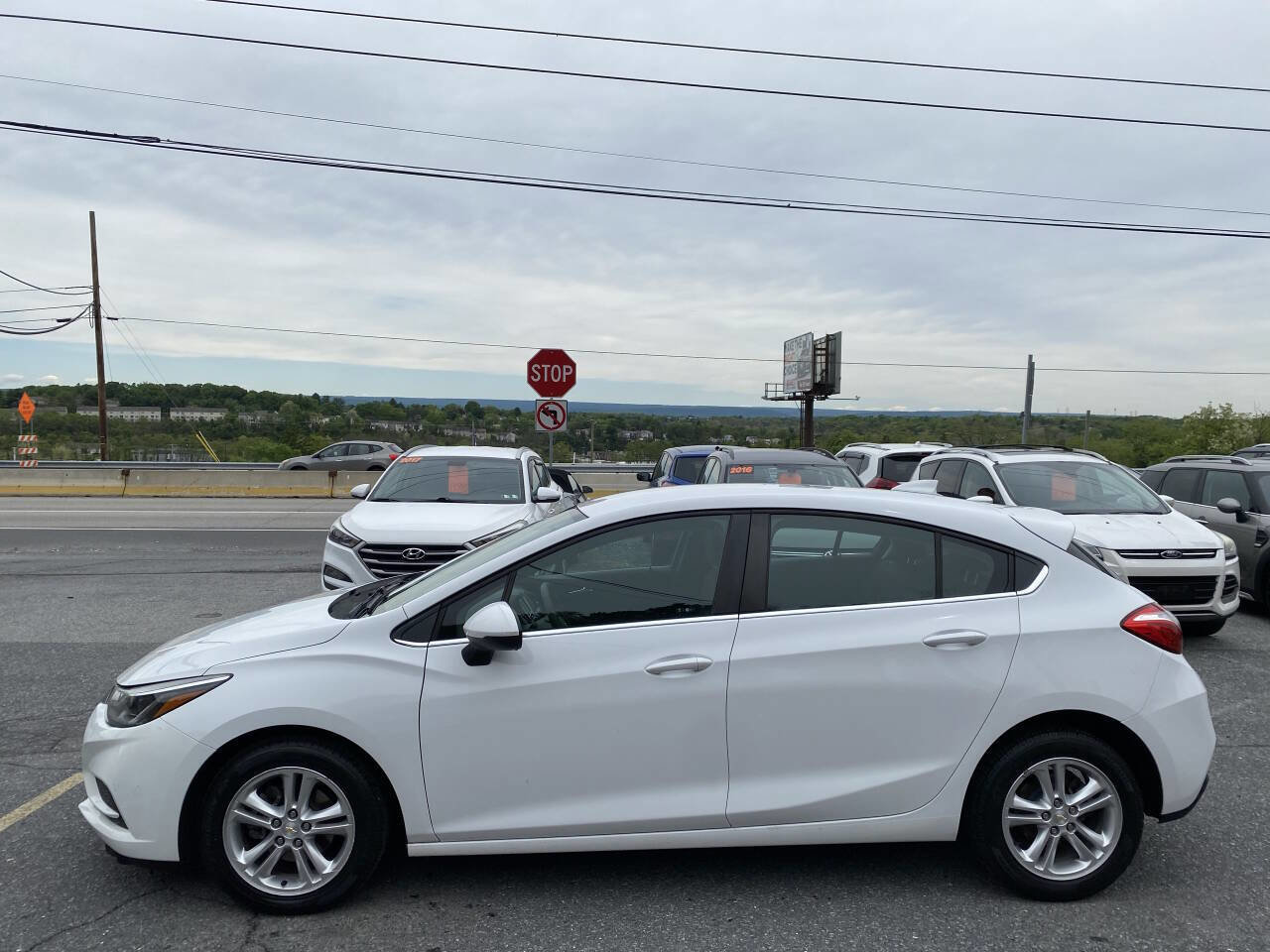 Used 2018 Chevrolet Cruze LT FWD image 8