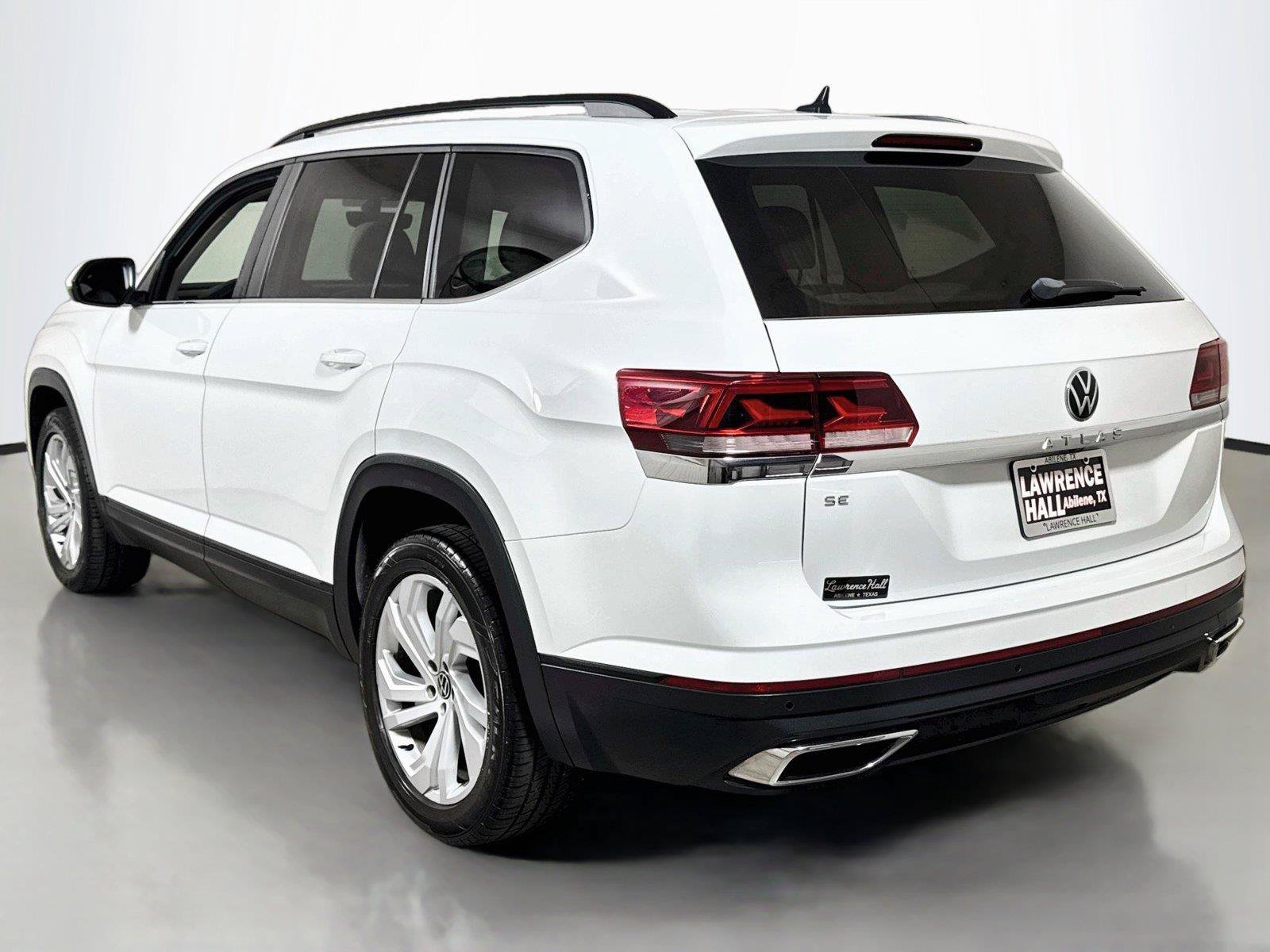 Used 2021 Volkswagen Atlas SE w/ Panoramic Sunroof Package FWD image 6