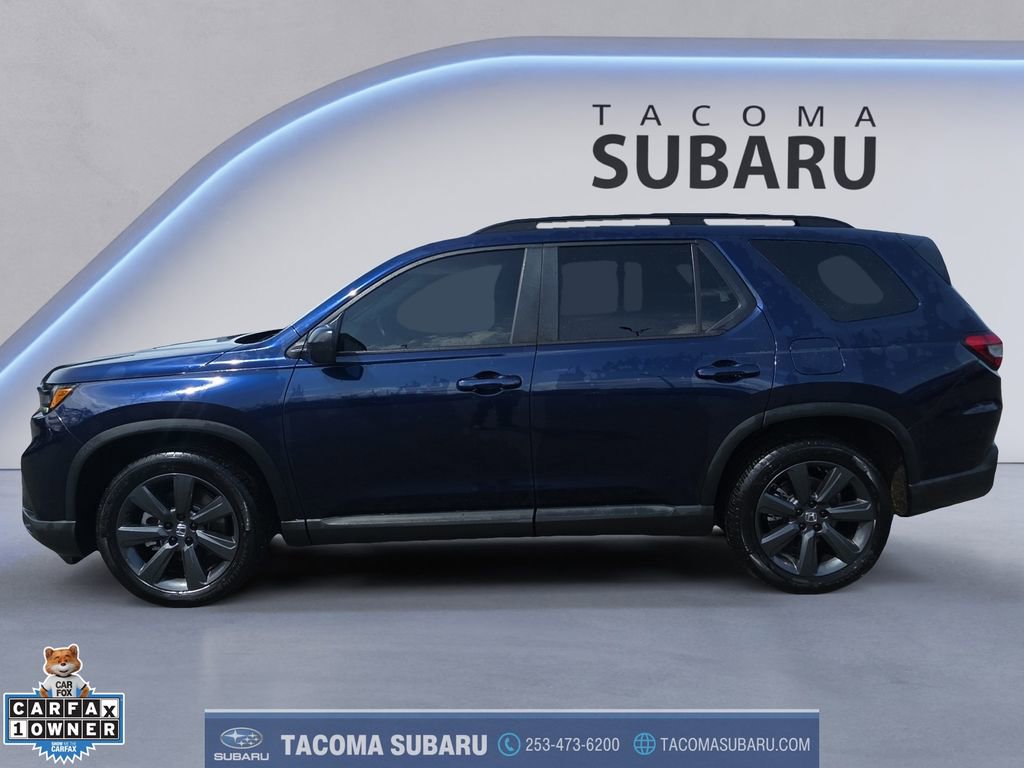 Used 2025 Honda Pilot Sport image 2