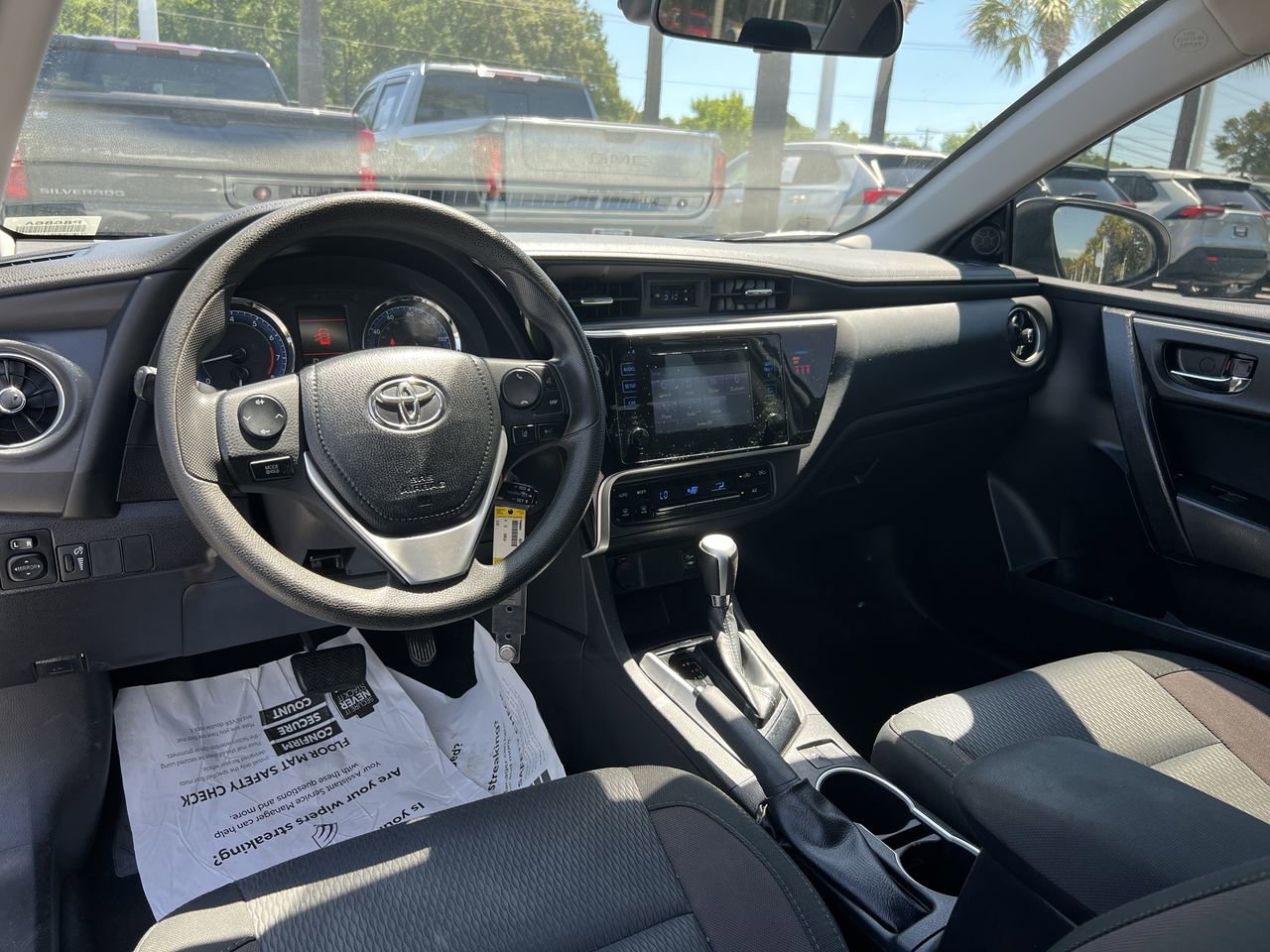 Used 2019 Toyota Corolla LE FWD image 30