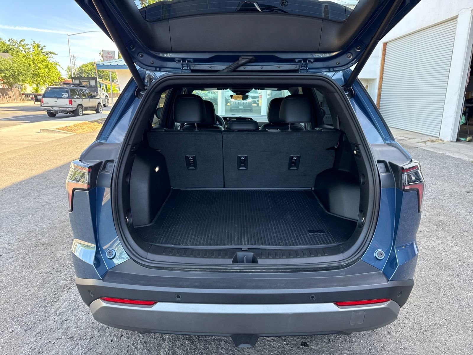 Used 2026 Chevrolet Equinox LT w/ Convenience Package II image 23
