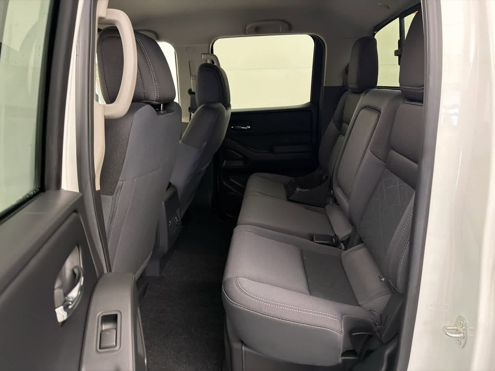 New 2025 Nissan Frontier SV w/ SV Convenience Package image 15