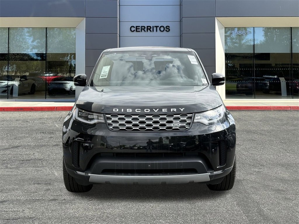 New 2025 Land Rover Discovery S image 3