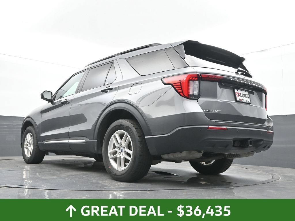 Used 2025 Ford Explorer Active AWD/4WD image 49