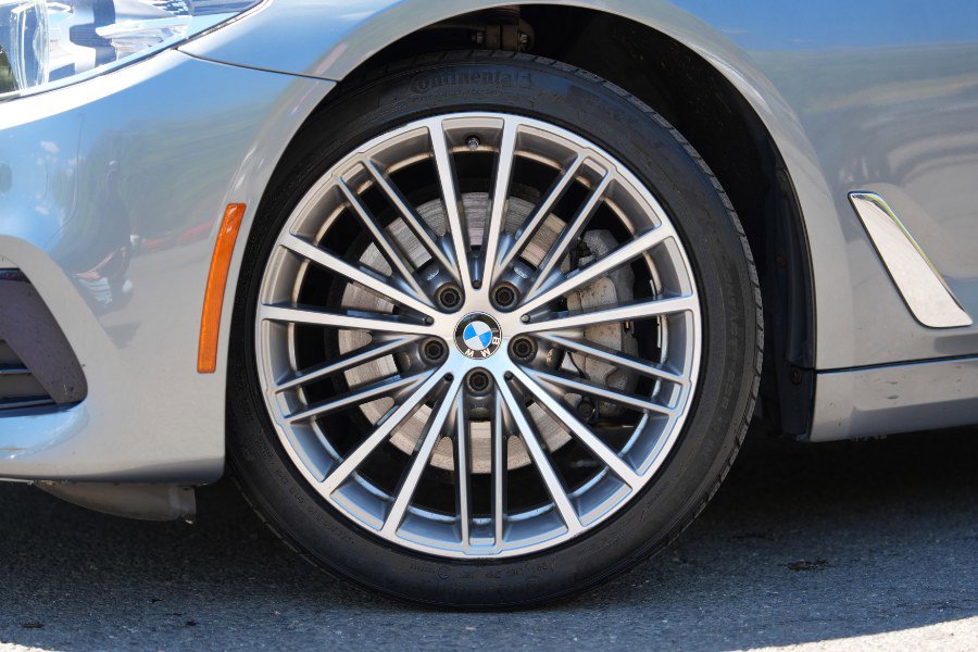 Used 2018 BMW 530i xDrive w/ Premium Package AWD/4WD image 11