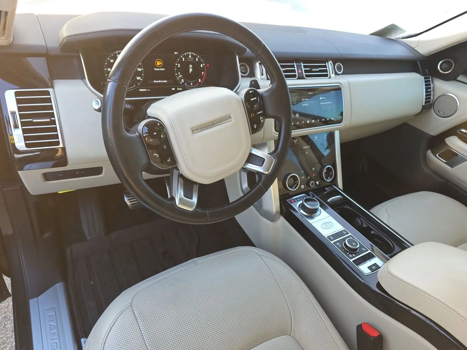 Used 2022 Land Rover Range Rover Westminster Edition image 4