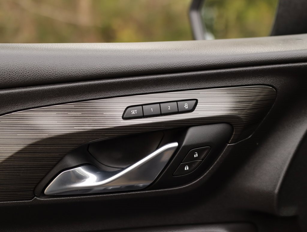 Used 2021 GMC Terrain SLT w/ Infotainment Package II image 26