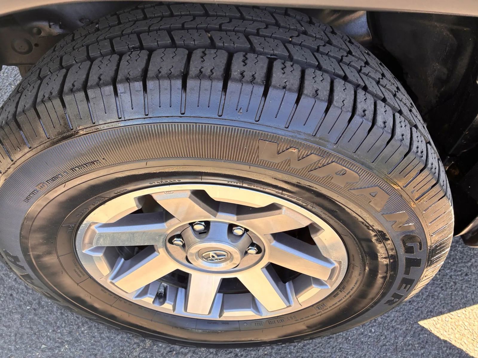 Used 2014 Toyota FJ Cruiser 4WD w/ Upgrade Package image 47