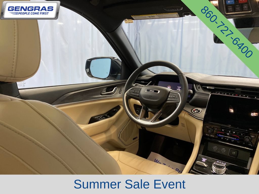 Used 2024 Jeep Grand Cherokee Limited w/ Luxury Tech Group II AWD/4WD image 41