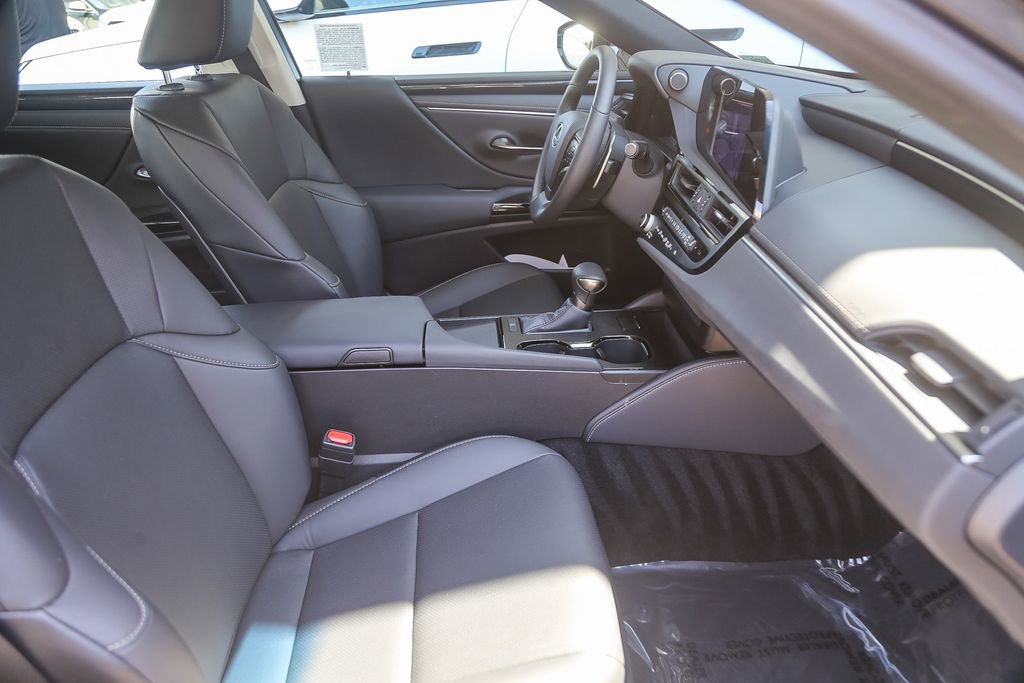 Used 2025 Lexus ES 350 FWD image 13