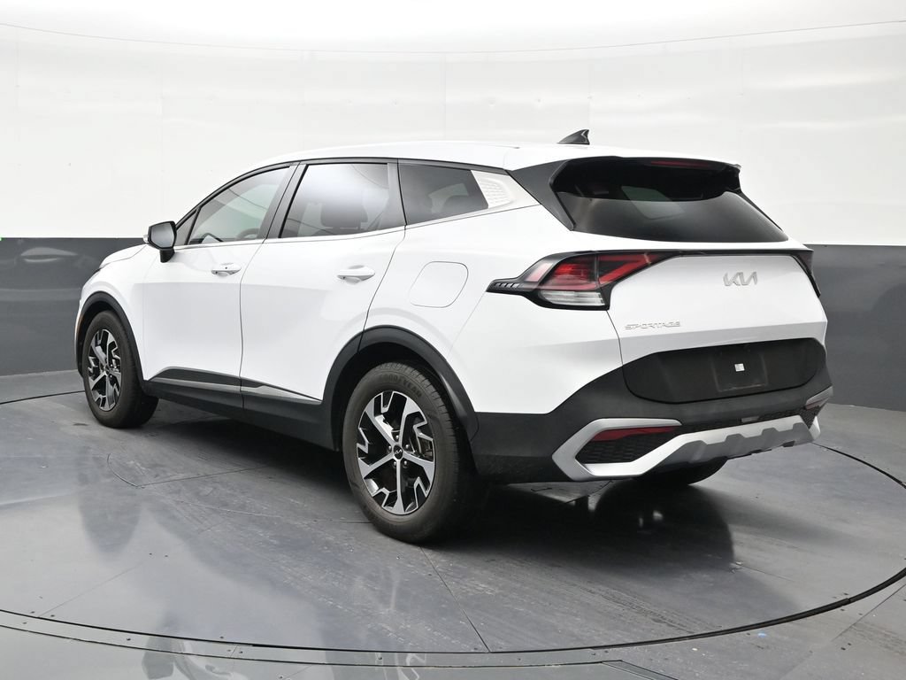 Used 2024 Kia Sportage EX FWD image 3
