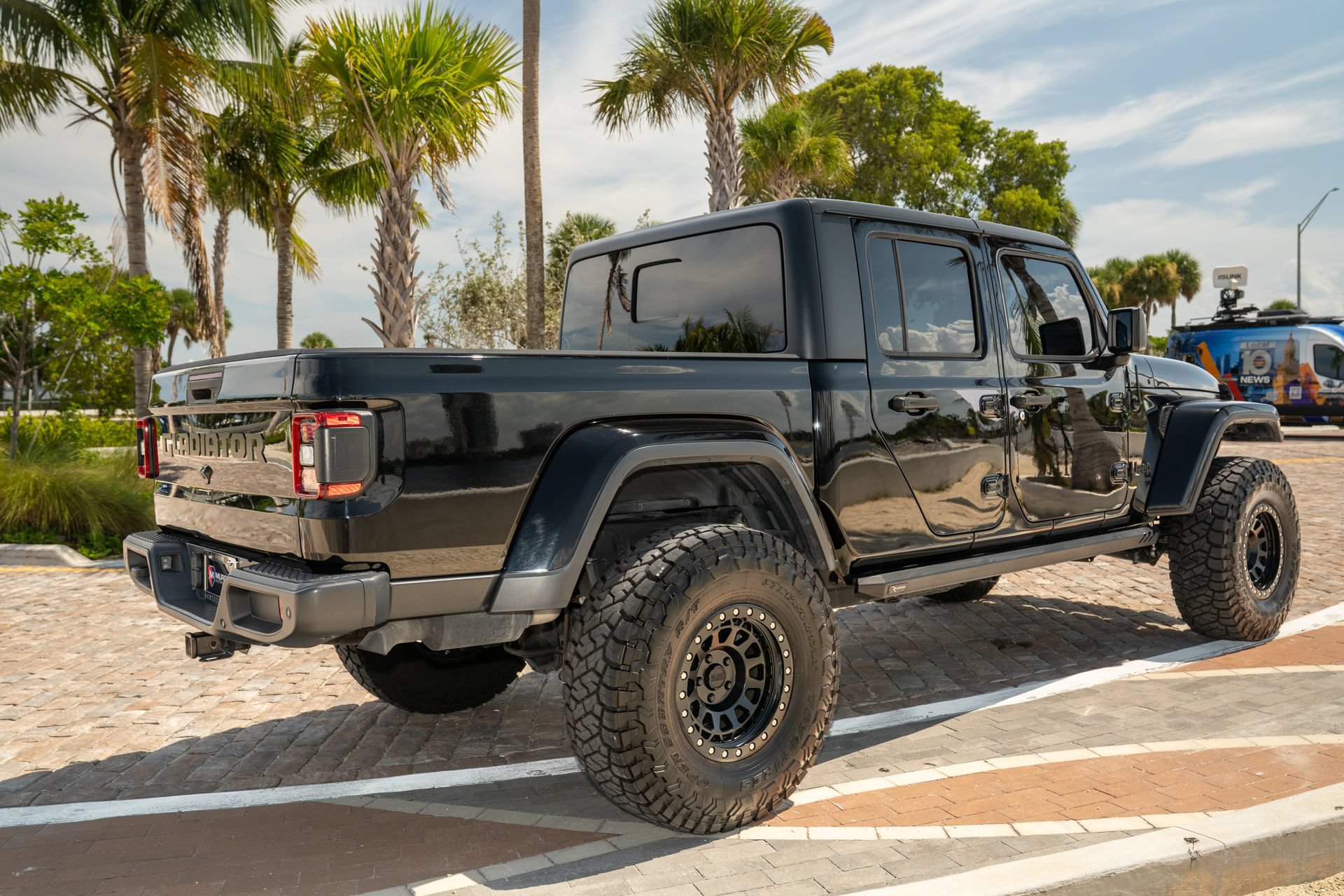 Used 2021 Jeep Gladiator Sport AWD/4WD image 11