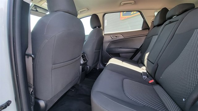 Used 2023 Kia Sportage LX AWD/4WD image 47