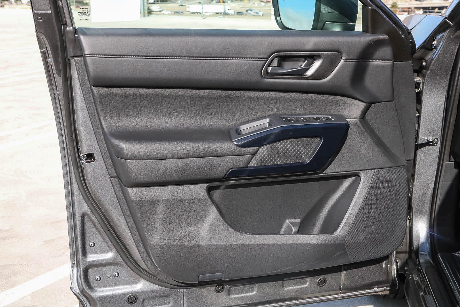 New 2025 Nissan Pathfinder SV w/ Black Appearance Package FWD image 24
