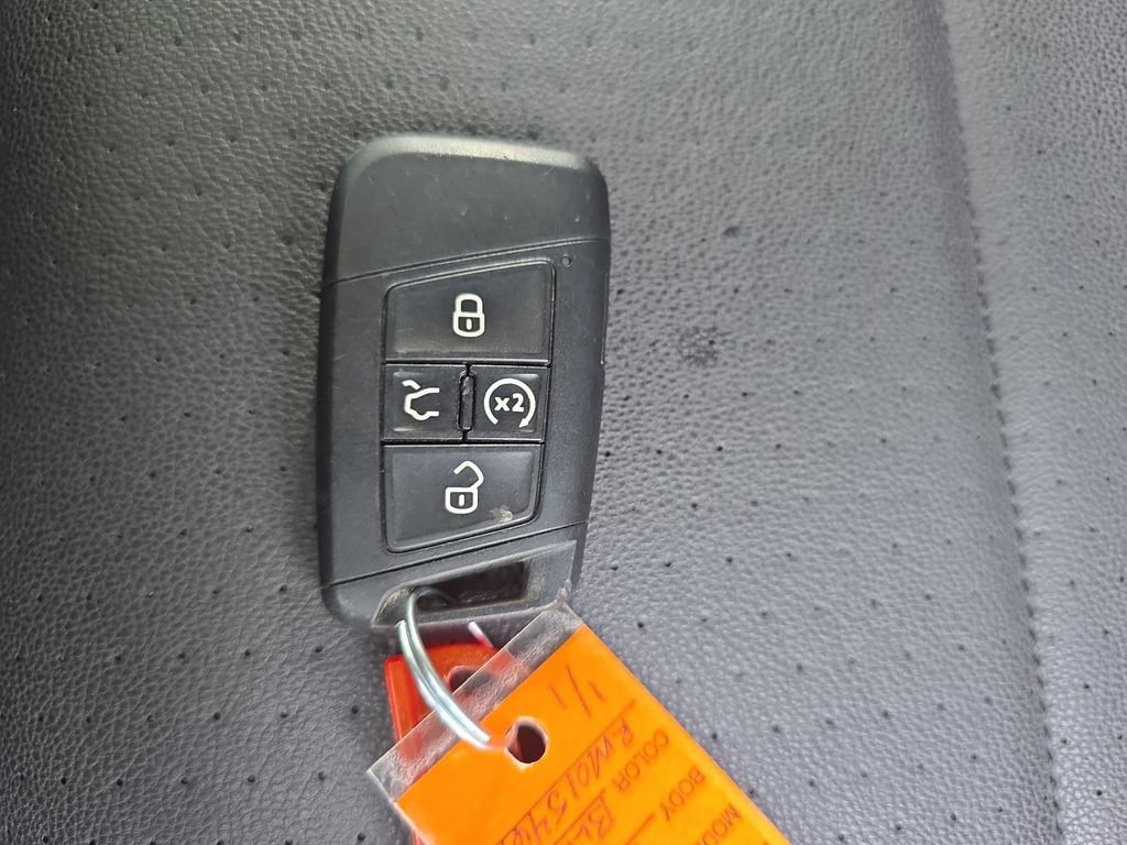 Used 2024 Volkswagen Jetta SE FWD image 33