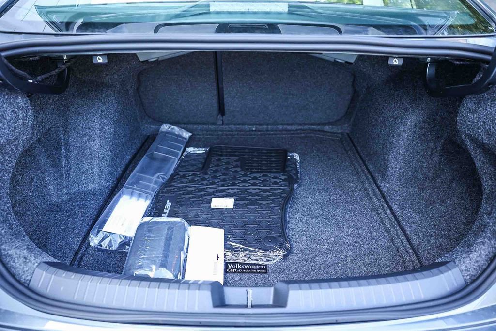 New 2026 Volkswagen Jetta SE image 18