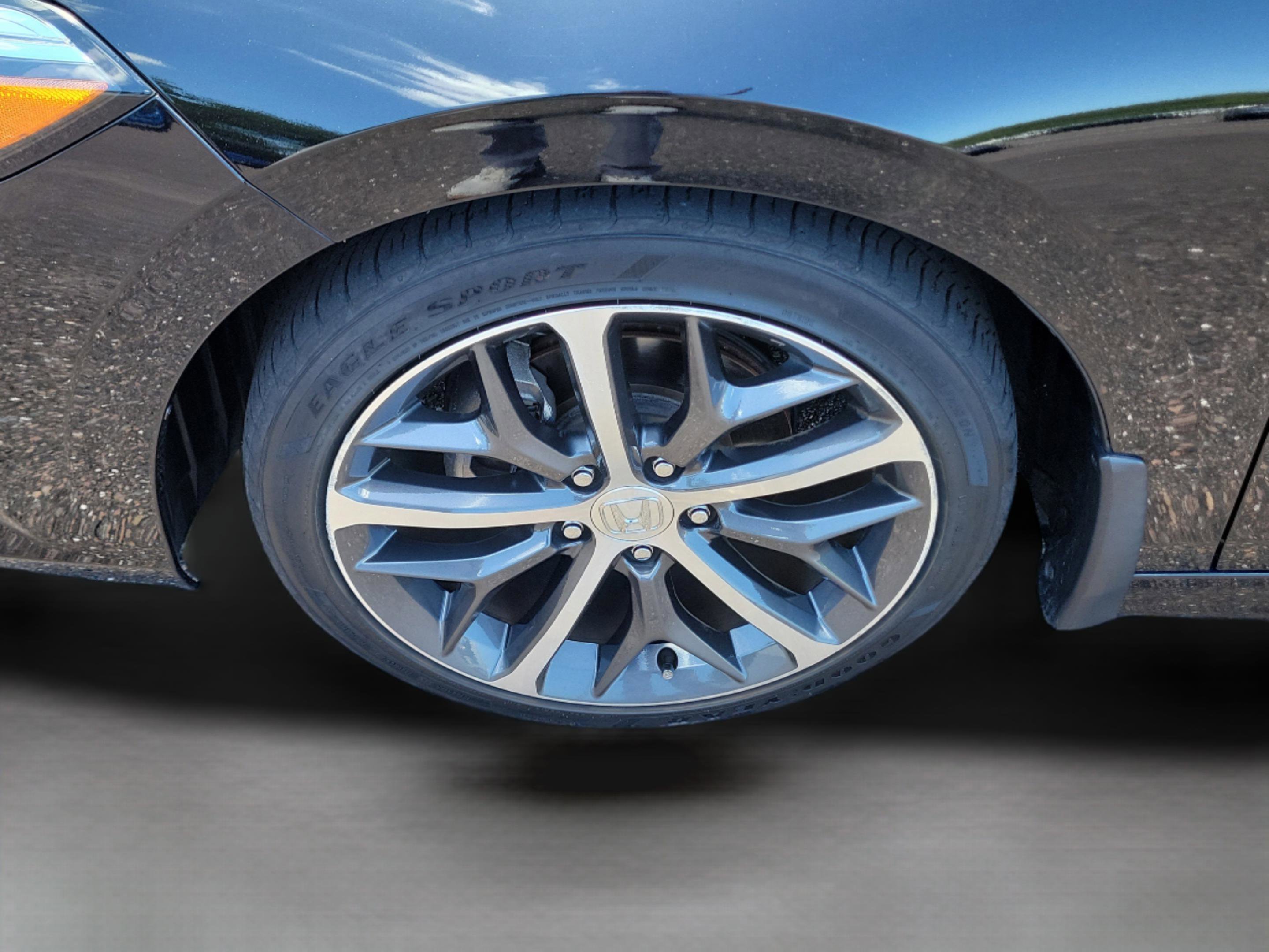 Used 2022 Honda Civic Touring image 9