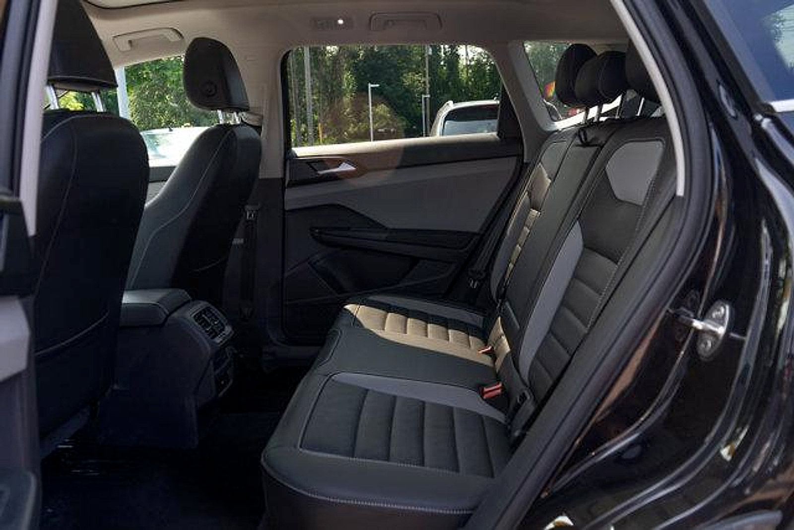 Certified 2023 Volkswagen Taos SEL AWD/4WD image 19