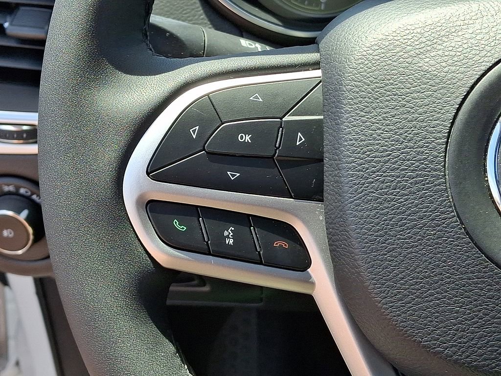 Used 2022 Jeep Cherokee Latitude w/ Sun & Sound Group AWD/4WD image 22