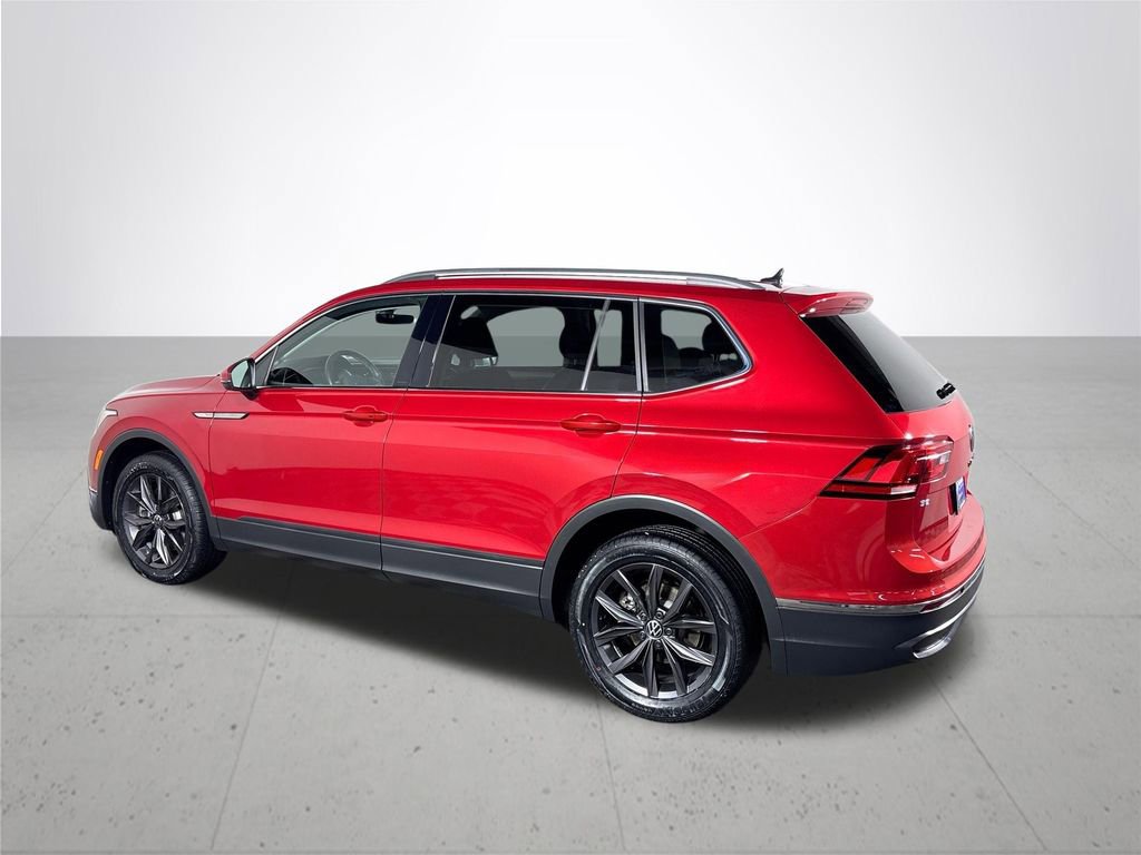 Certified 2023 Volkswagen Tiguan SE image 9