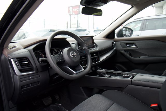Used 2023 Nissan Rogue SV AWD/4WD image 15