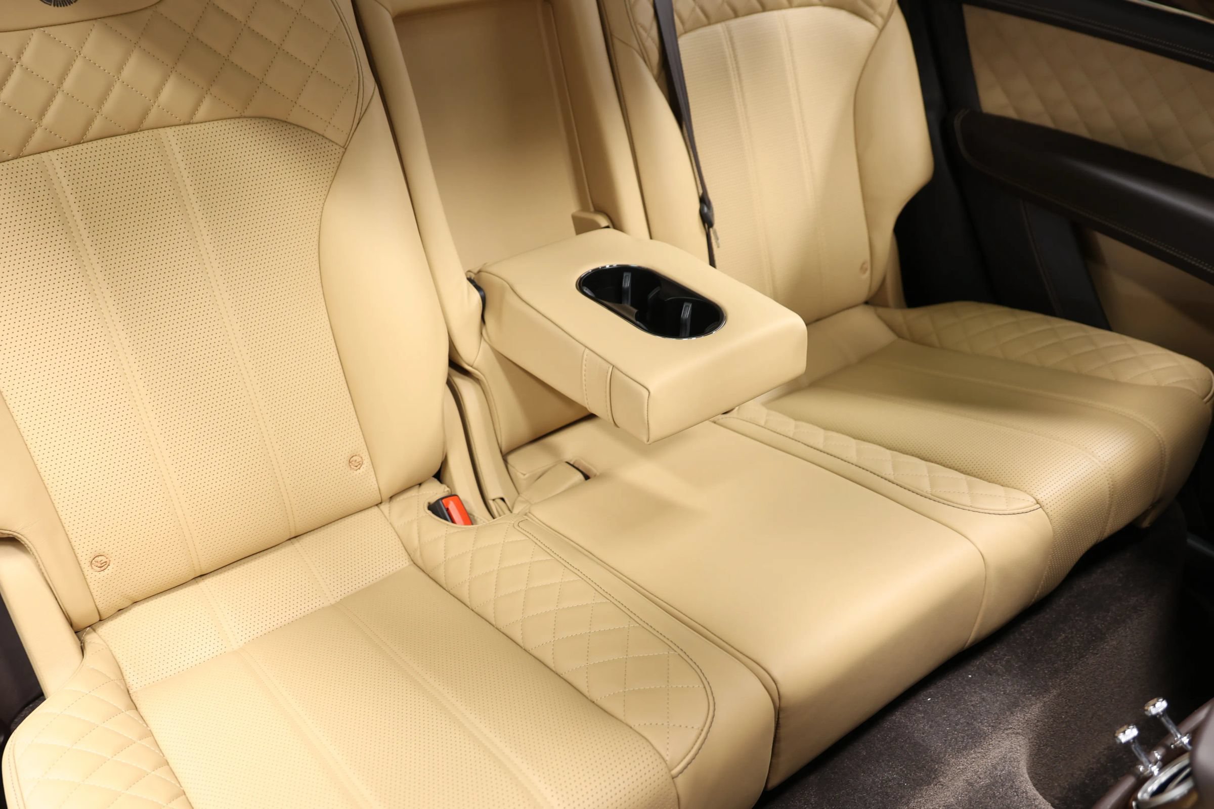 Used 2018 Bentley Bentayga AWD/4WD image 88
