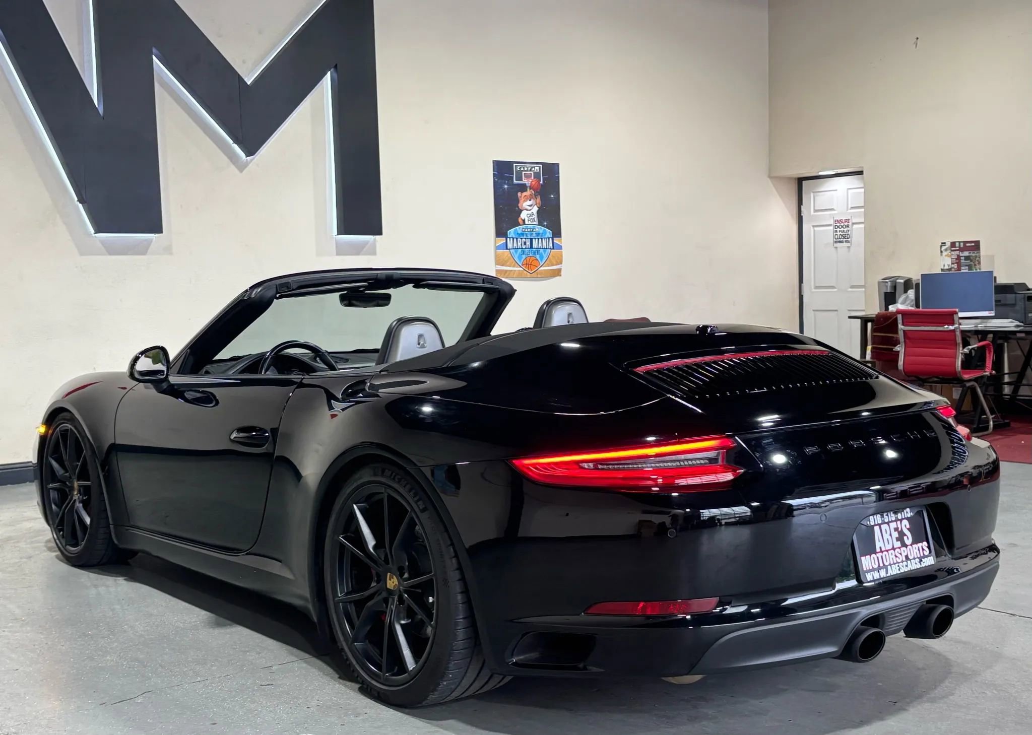 Used 2017 Porsche 911 Carrera S image 8