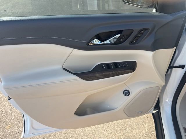 Used 2022 GMC Acadia Denali w/ Denali Ultimate Package FWD image 14