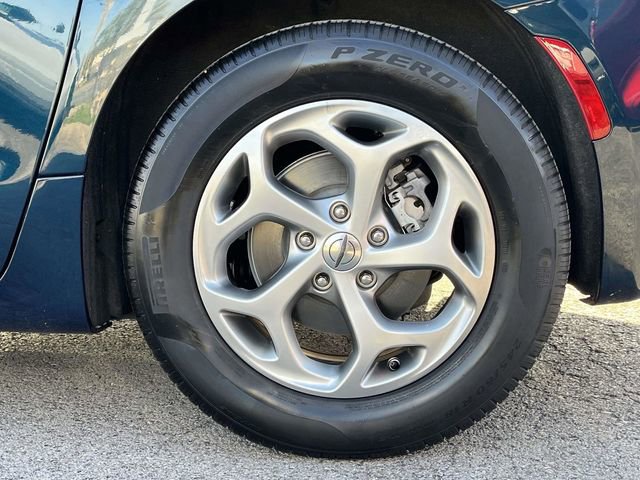 Used 2023 Chrysler Pacifica Limited image 11