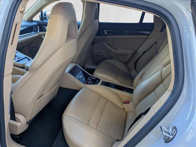 Used 2022 Porsche Panamera image 20