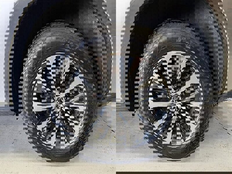 Used 2021 Lexus RX 350L Premium w/ Premium Package image 11