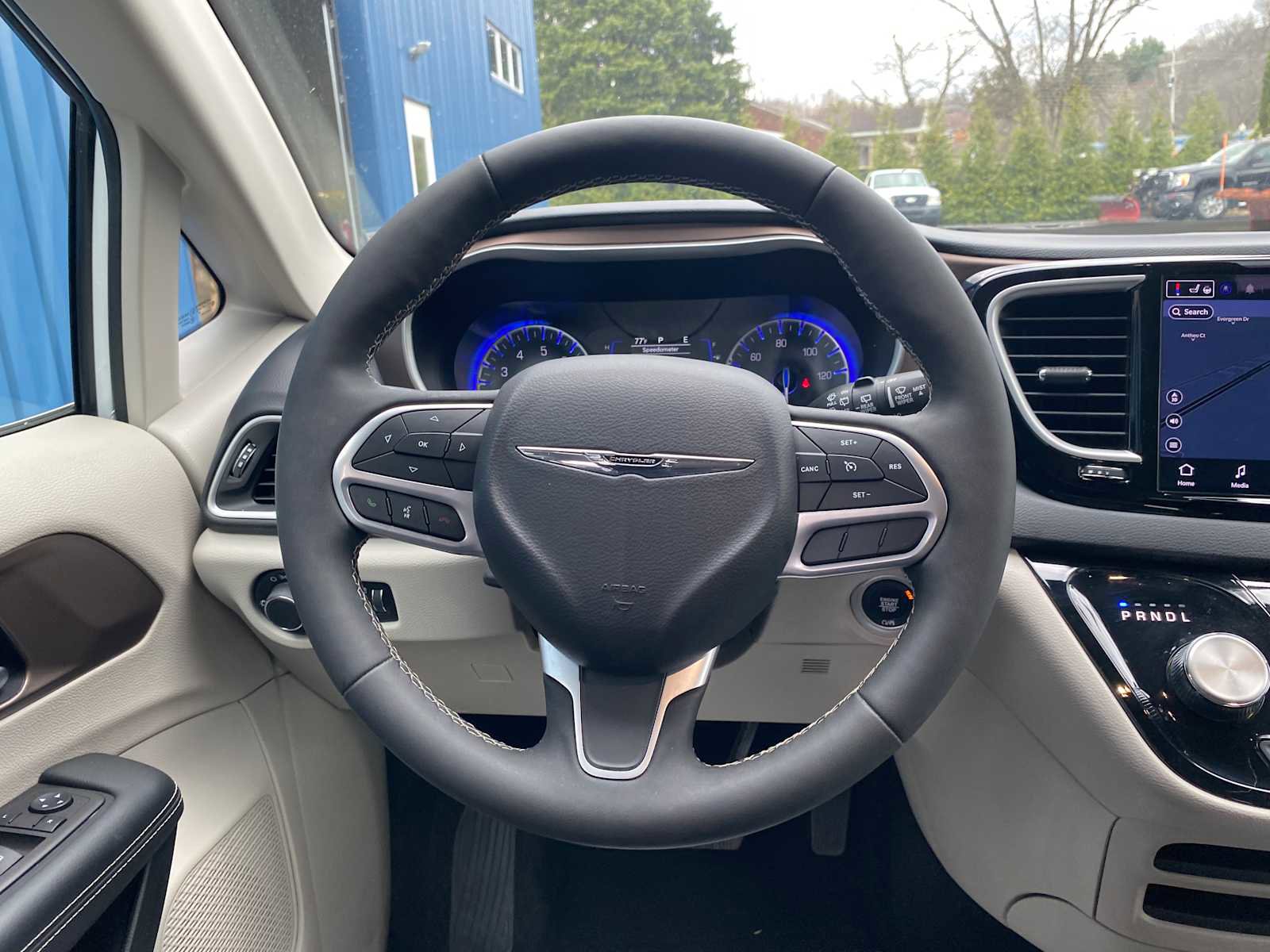 Used 2024 Chrysler Voyager LX image 17