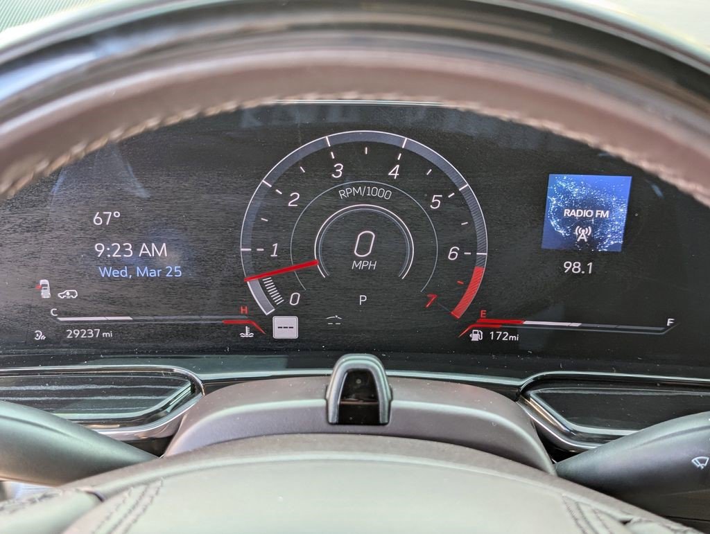 Certified 2023 Cadillac Escalade ESV V image 10