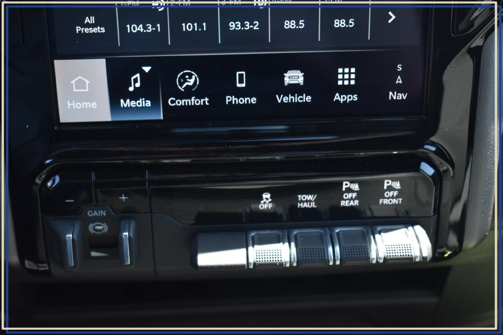 Used 2026 RAM 2500 Big Horn AWD/4WD image 32