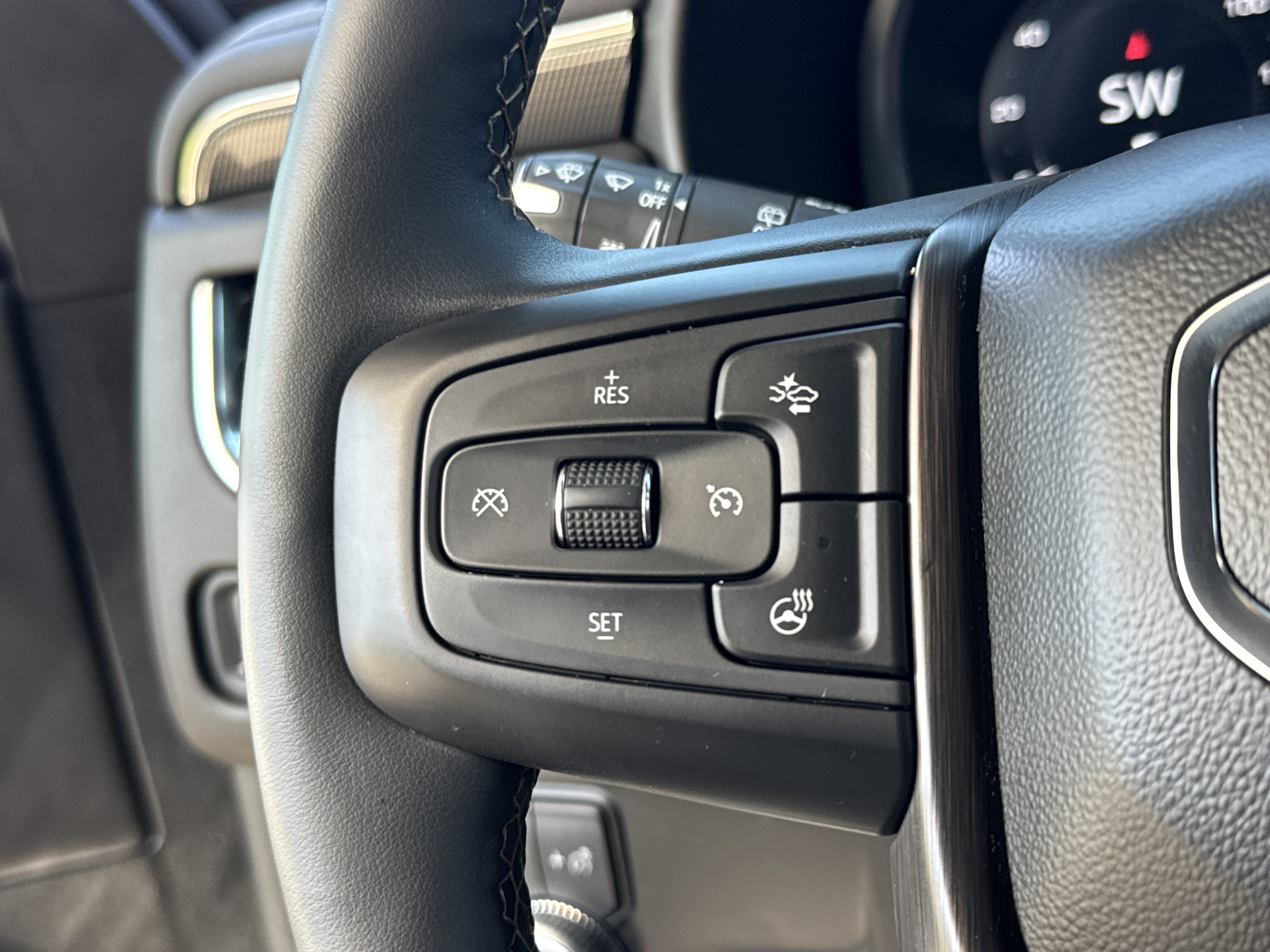 Used 2023 GMC Yukon XL AT4 w/ AT4 Premium Package AWD/4WD image 20