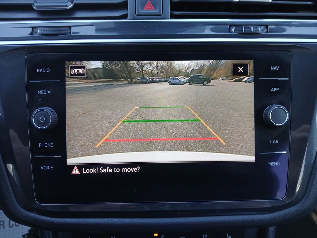 Used 2022 Volkswagen Tiguan SEL R-Line image 21