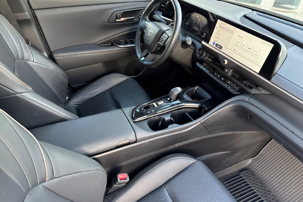 Used 2025 Toyota Crown Signia w/ Advanced Technology Package AWD/4WD image 21