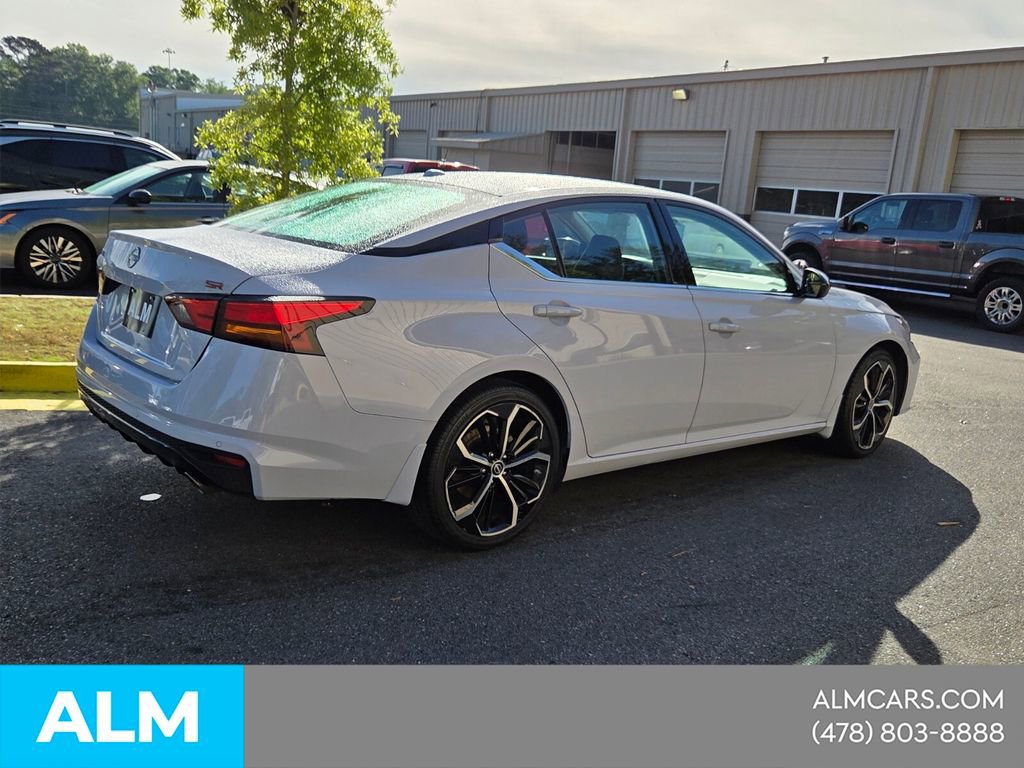 Used 2025 Nissan Altima 2.5 SR image 12