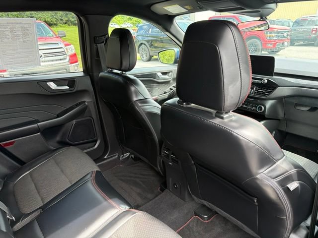 Used 2023 Ford Escape ST-Line Select AWD/4WD image 42
