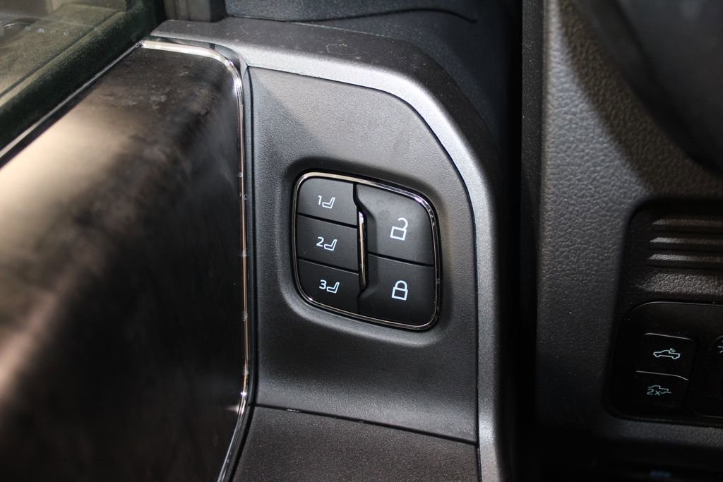 New 2025 Ford F250 Lariat w/ Lariat Ultimate Package image 41