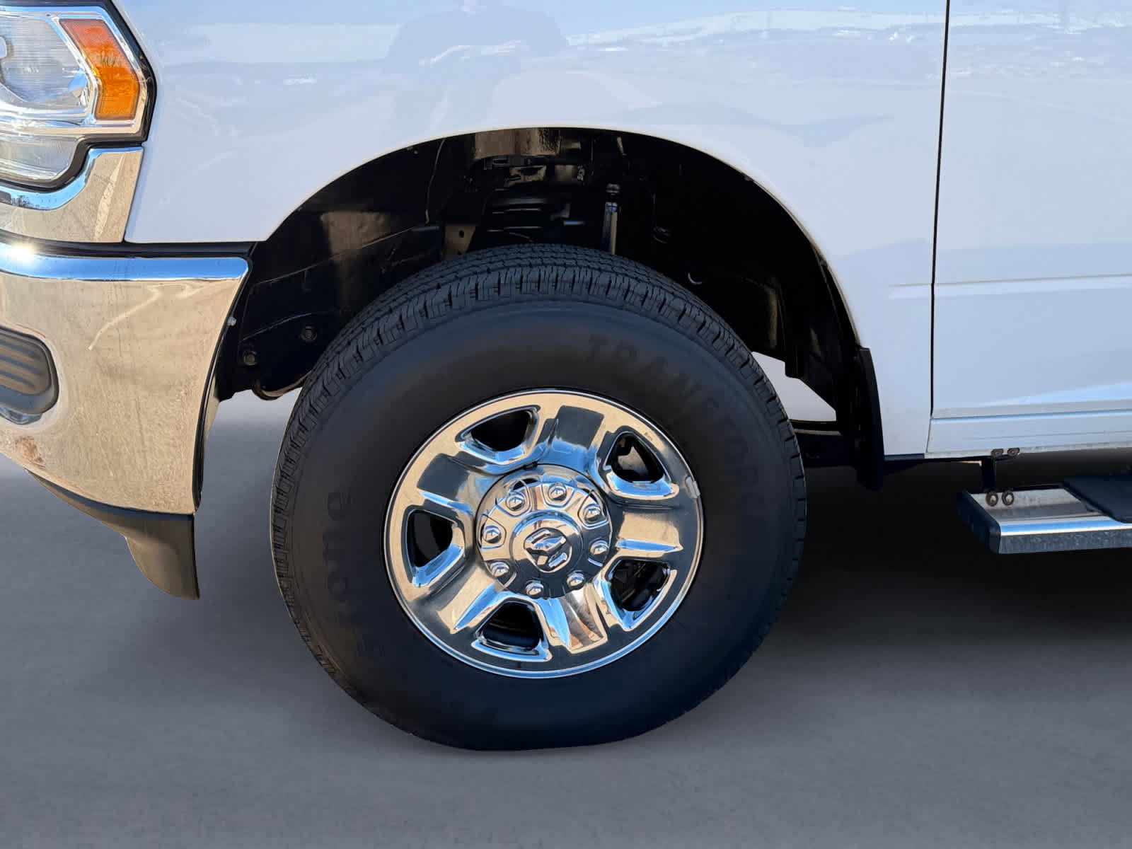 Used 2024 RAM 2500 Tradesman w/ Chrome Appearance Group image 9