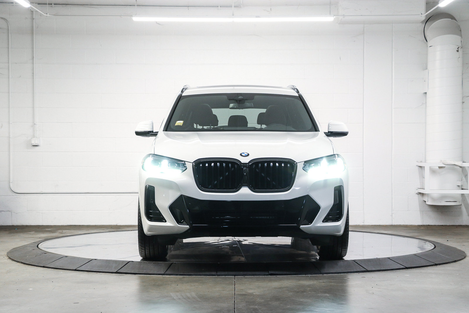 Certified 2024 BMW X3 sDrive30i w/ Premium Package RWD image 2