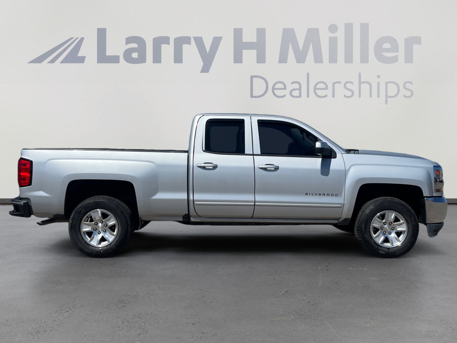 Used 2018 Chevrolet Silverado 1500 LT RWD image 6