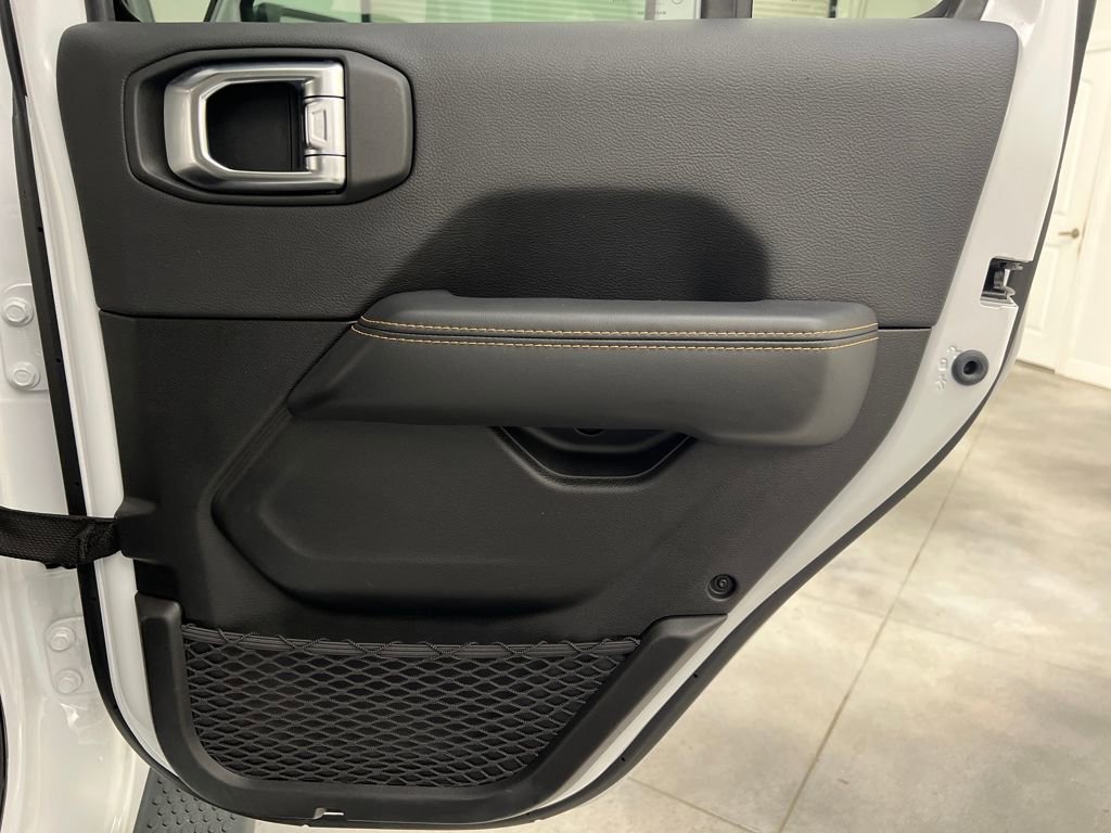 Used 2025 Jeep Wrangler Sahara 4xe image 18