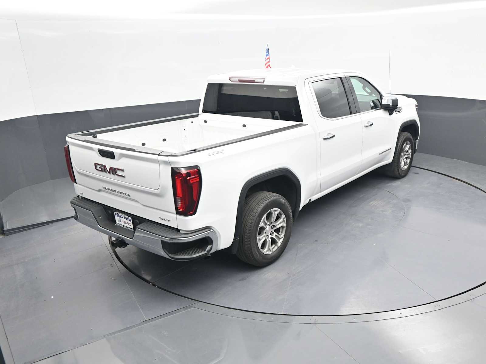 Used 2024 GMC Sierra 1500 SLT AWD/4WD image 16