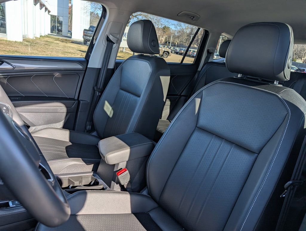 Used 2023 Volkswagen Tiguan SE image 18